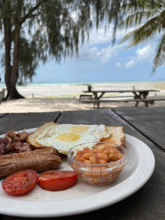 Mikadi Beach Camp & Backpackers Hostel ดาร์เอสซาลาม ภายนอก รูปภาพ