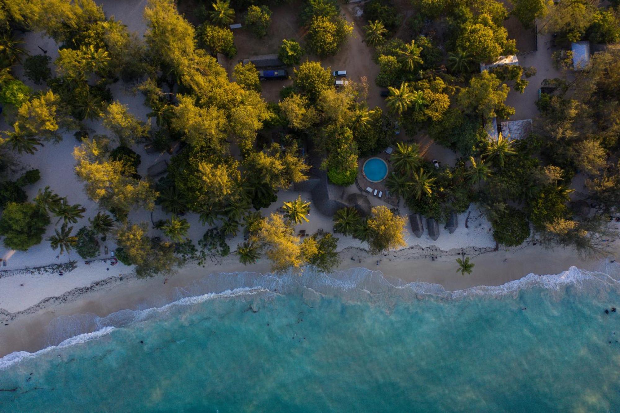 Mikadi Beach Camp & Backpackers Hostel ดาร์เอสซาลาม ภายนอก รูปภาพ