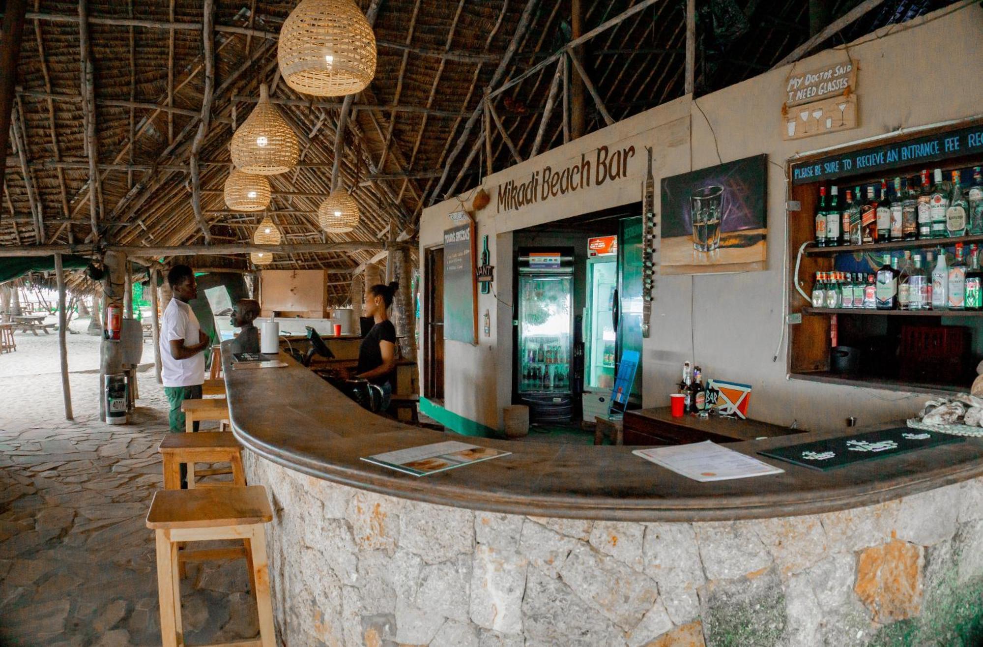Mikadi Beach Camp & Backpackers Hostel ดาร์เอสซาลาม ภายนอก รูปภาพ