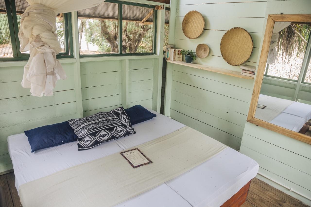 Mikadi Beach Camp & Backpackers Hostel ดาร์เอสซาลาม ภายนอก รูปภาพ