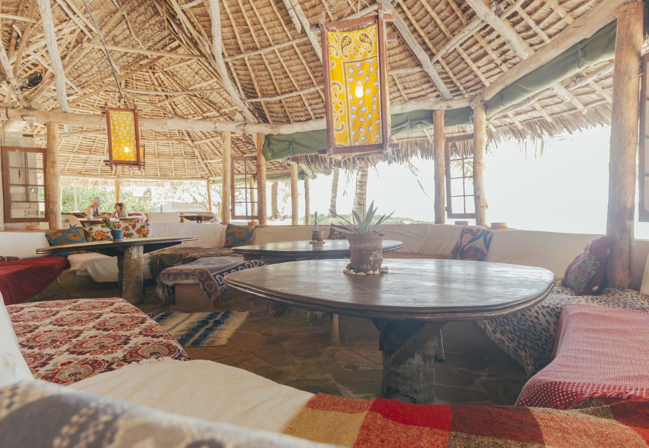 Mikadi Beach Camp & Backpackers Hostel ดาร์เอสซาลาม ภายนอก รูปภาพ