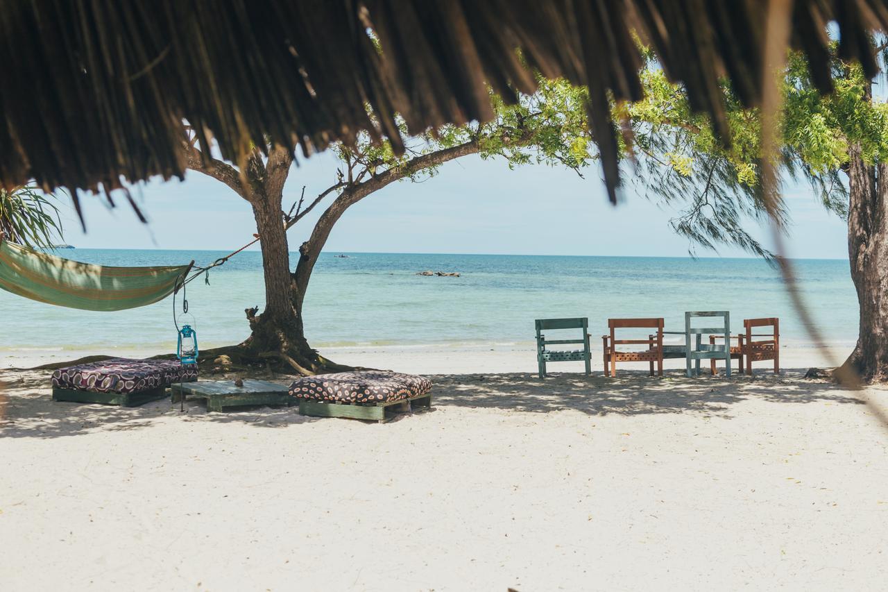 Mikadi Beach Camp & Backpackers Hostel ดาร์เอสซาลาม ภายนอก รูปภาพ