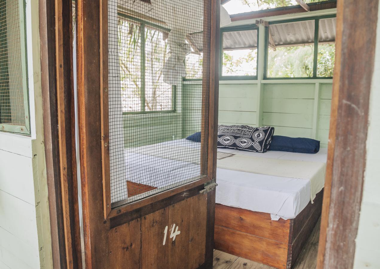 Mikadi Beach Camp & Backpackers Hostel ดาร์เอสซาลาม ภายนอก รูปภาพ